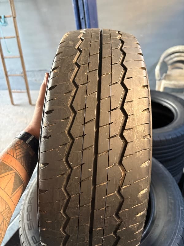 195/70r15 C DUNLOP